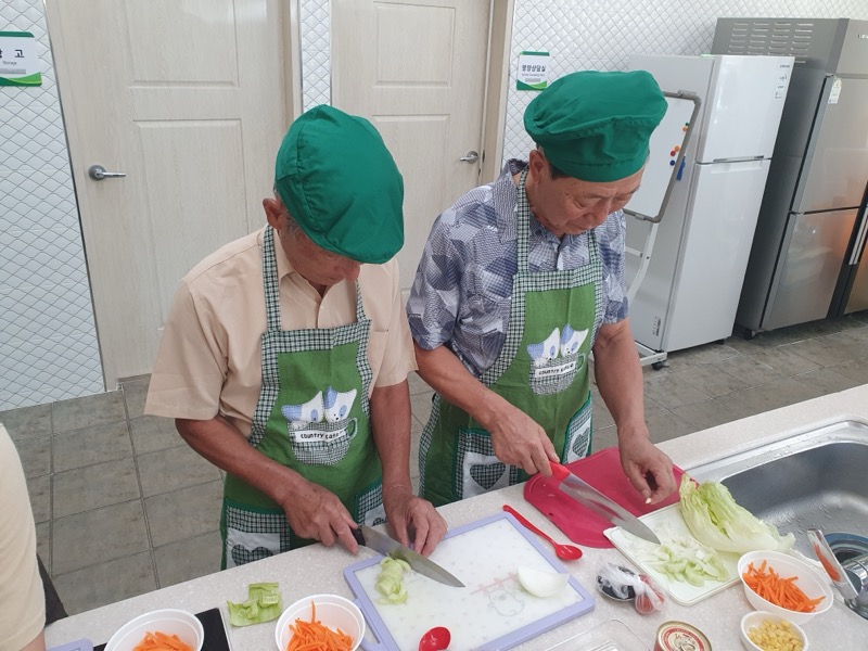장수군, 중년남성 대상 건강식 조리실습 ‘요·남·자’ 운영