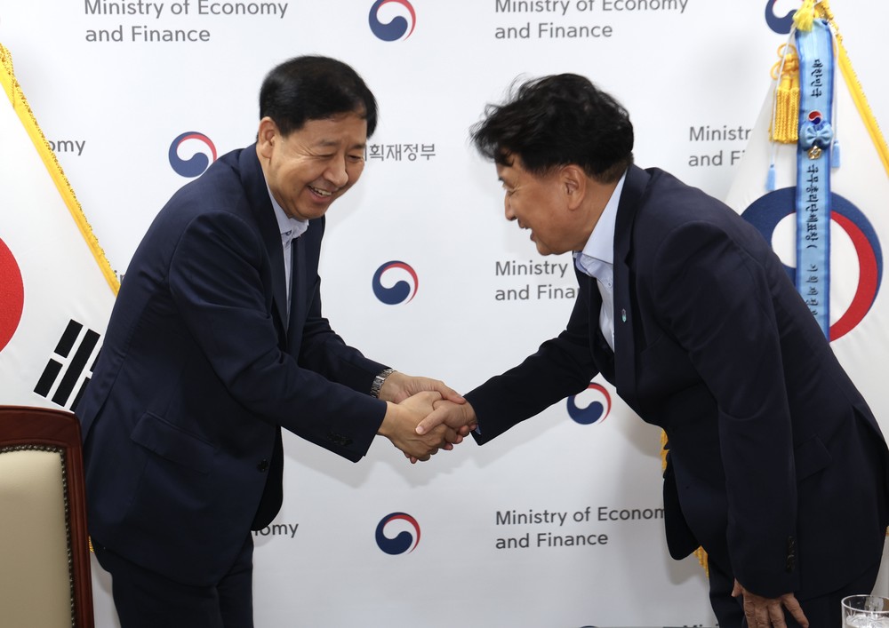 김영환 지사, 정부에 2026년 예산 반영 핵심사업 건의