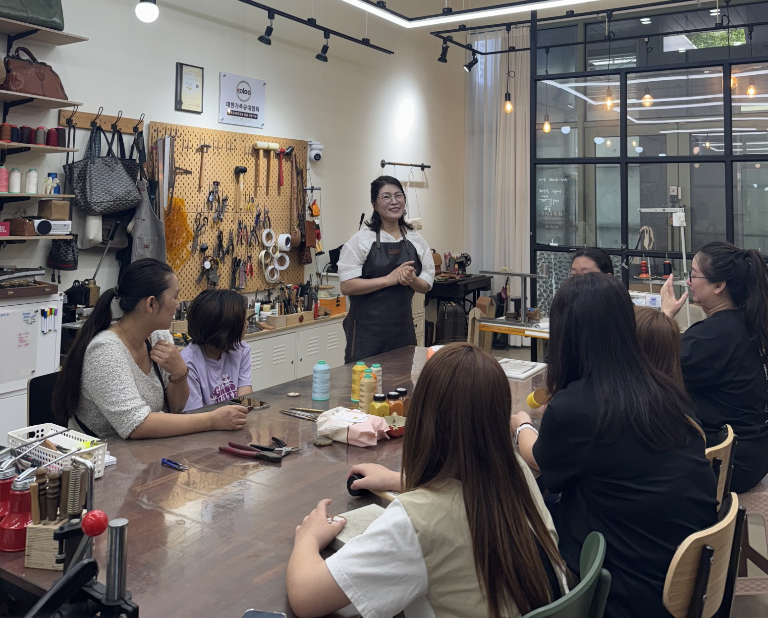수성구 드림스타트, ‘델로’와 함께한 가죽공예 체험으로 특별한 추억 선사