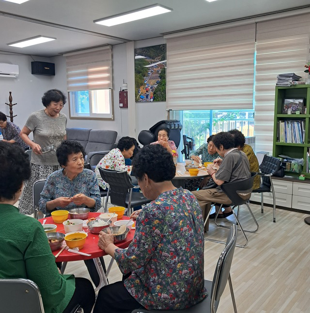 안기동 미두리 주민들, 공동체의 하루를 즐기다
청소활동과 풋굿행사로 농사일 마무리
