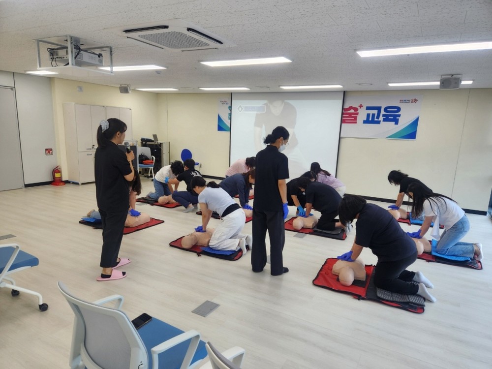 포항시 북구보건소, 전 직원 대상 심폐소생술 교육 실시