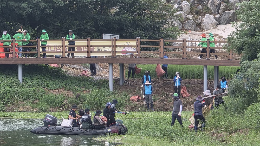 서산시 풍전저수지, 봉사자 손길로 수해 전 모습 찾아