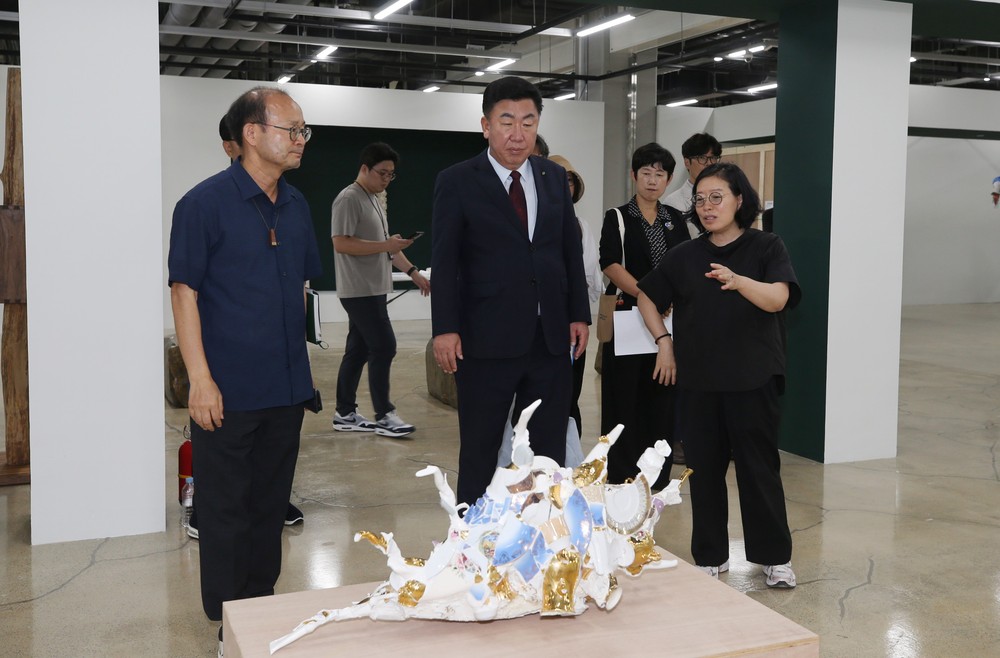 이범석 청주시장, 2025 청주공예비엔날레 준비 현장 점검