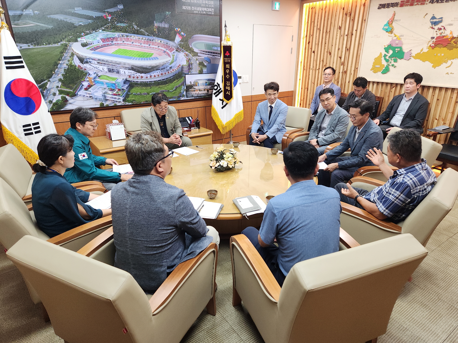 김해시, 전기 관련 4개 기관 대표와 간담회 개최
안정적 전력 공급 전기안전 강화 방안 논의