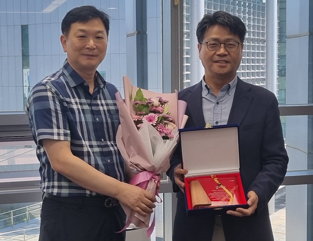 충남도 신동헌 자치안전실장 기상청 감사패 수상