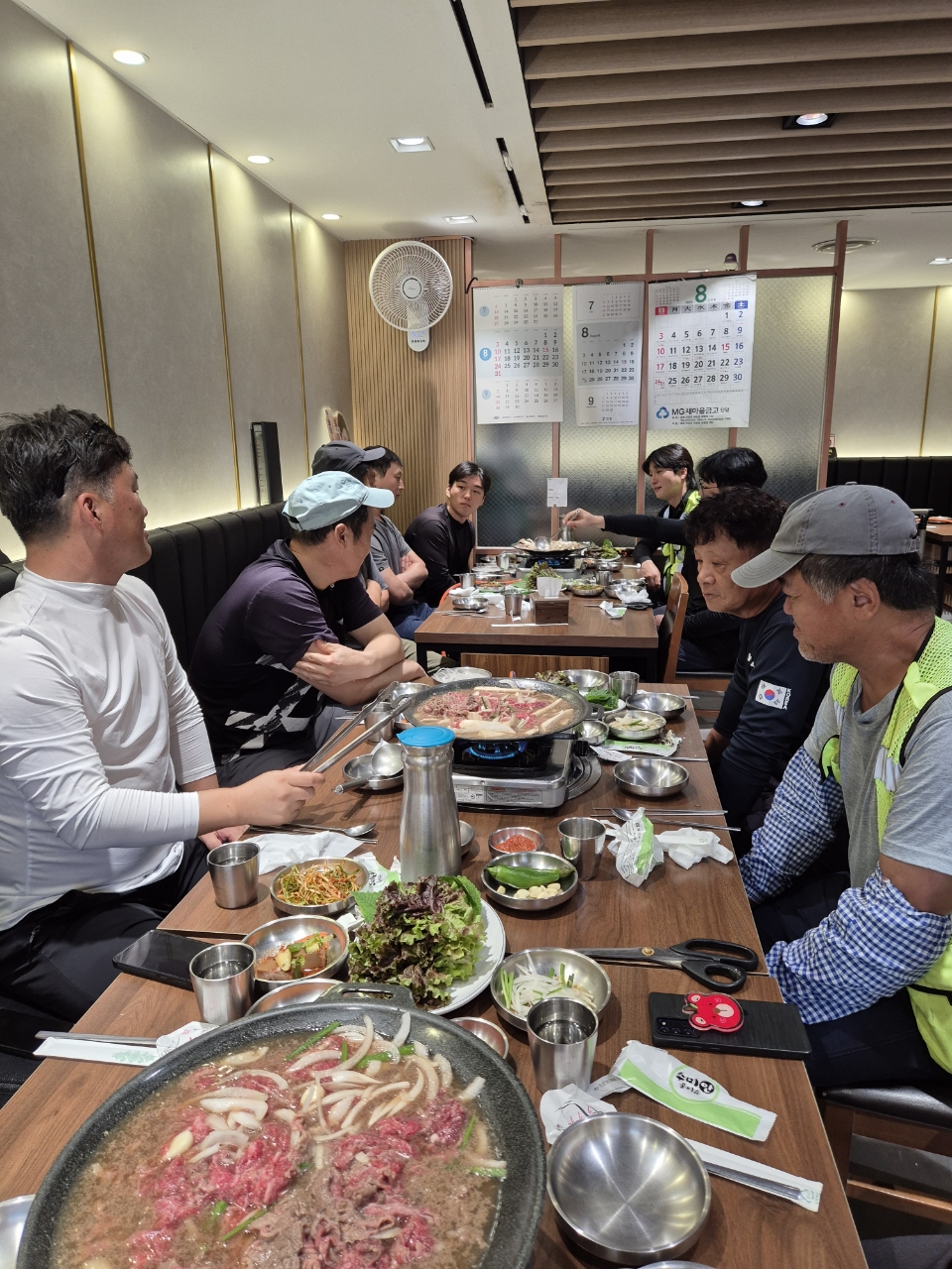 산수건설·평동화원, 매포읍 환경미화원에 따뜻한 점심 대접