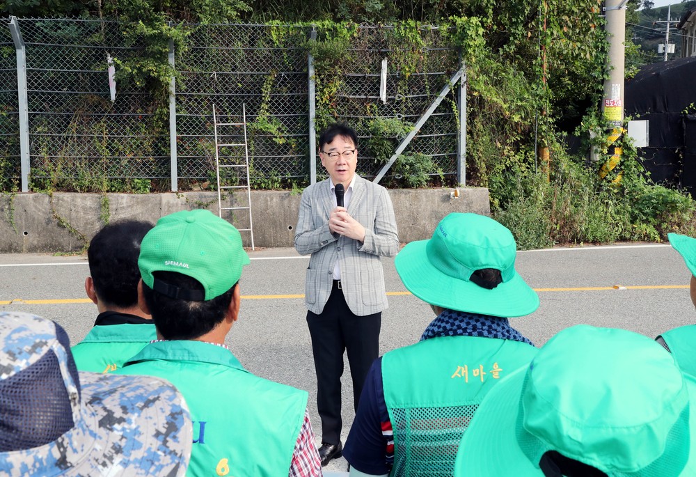 새마을운동 하동군지회, 노량 앞바다서 해양쓰레기 15톤 수거