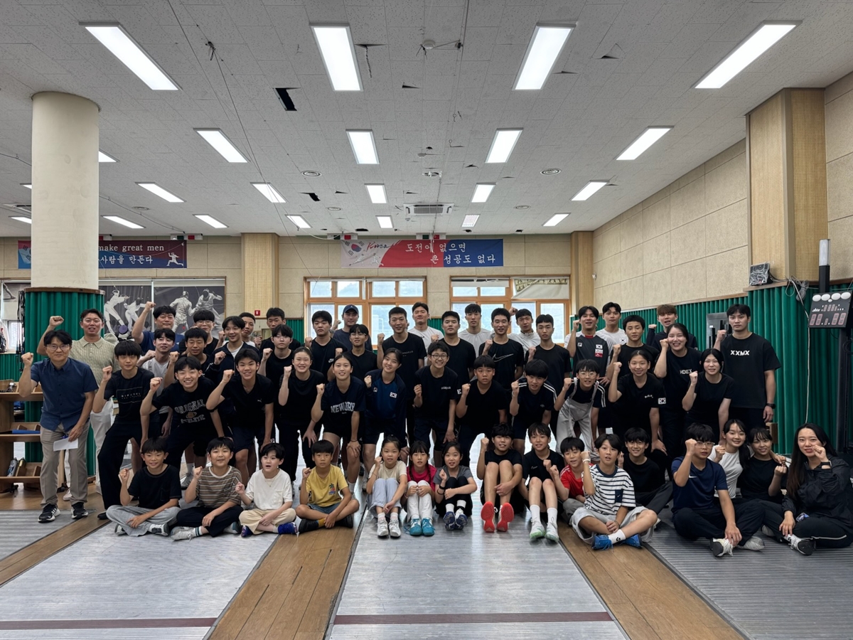 광주시청 펜싱팀, 꿈나무와 함께한 특별 훈련 프로그램 진행