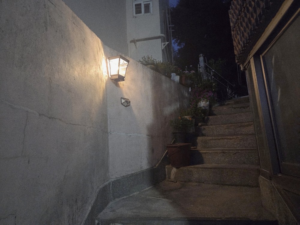 부산 동래구 복산동, 주거 취약계층 24세대에 데크형 태양광 전등 지원