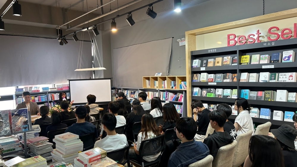 시와 음악, 글쓰기로 함께하는 완주군 독서의 달
