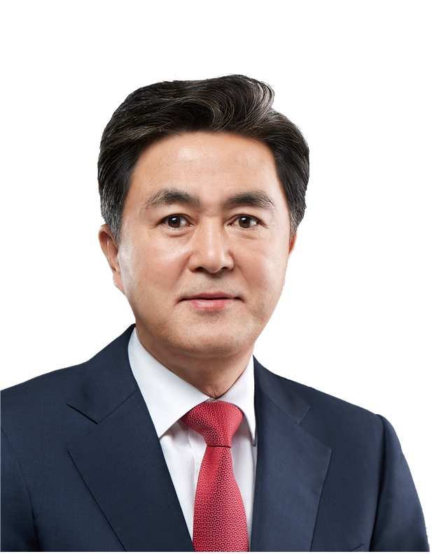 충남 수출 1·2위 나라 찾는 ‘1호 영업사원’ 김태흠 충남도지사