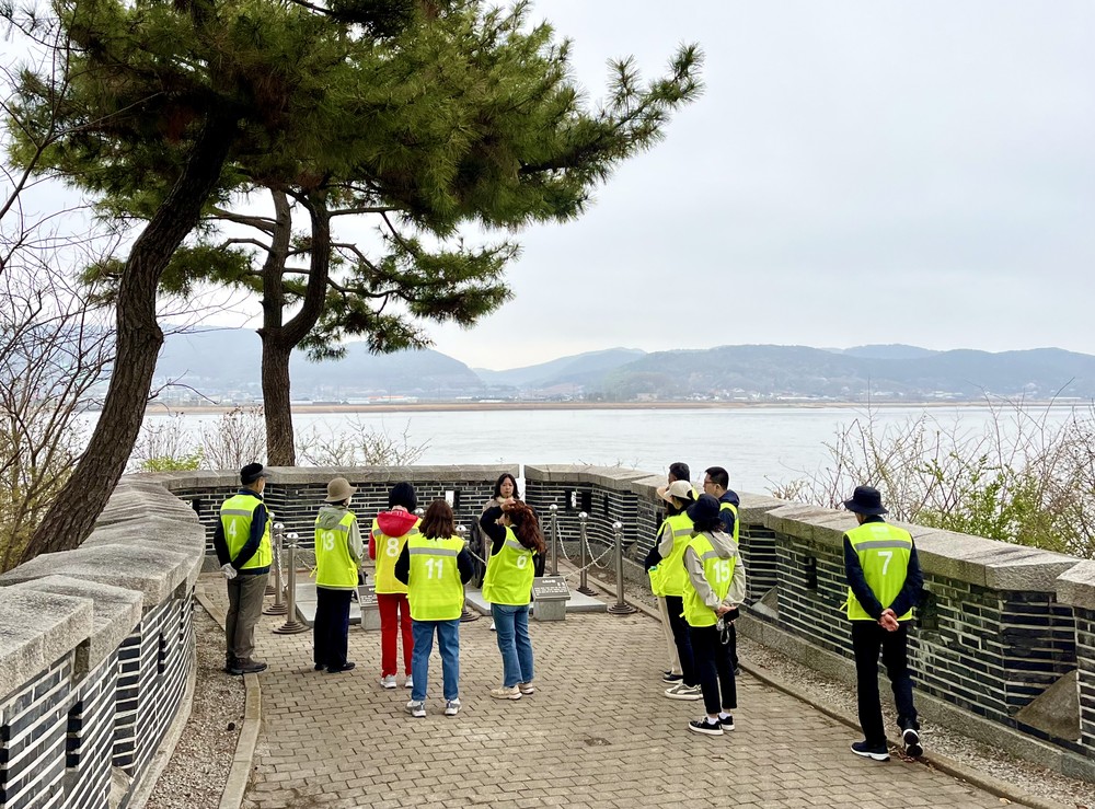 강화군, DMZ 평화의 길 가을 운영 시작… 전문 해설사와 함께하는 특별한 탐방 여행으로 호평