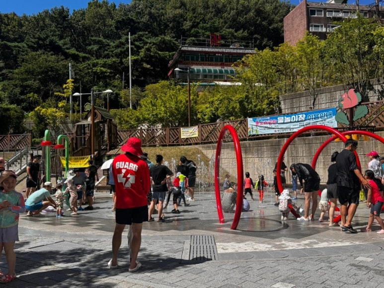 부산 북구, 공원 내 물놀이장 성황리 종료