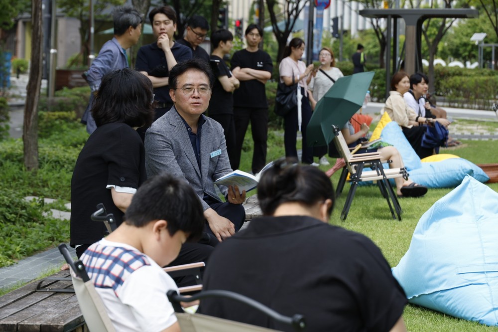 강서구, 발산역 마곡 문화의 거리에 ‘하늘품은 야외도서관’ 개막