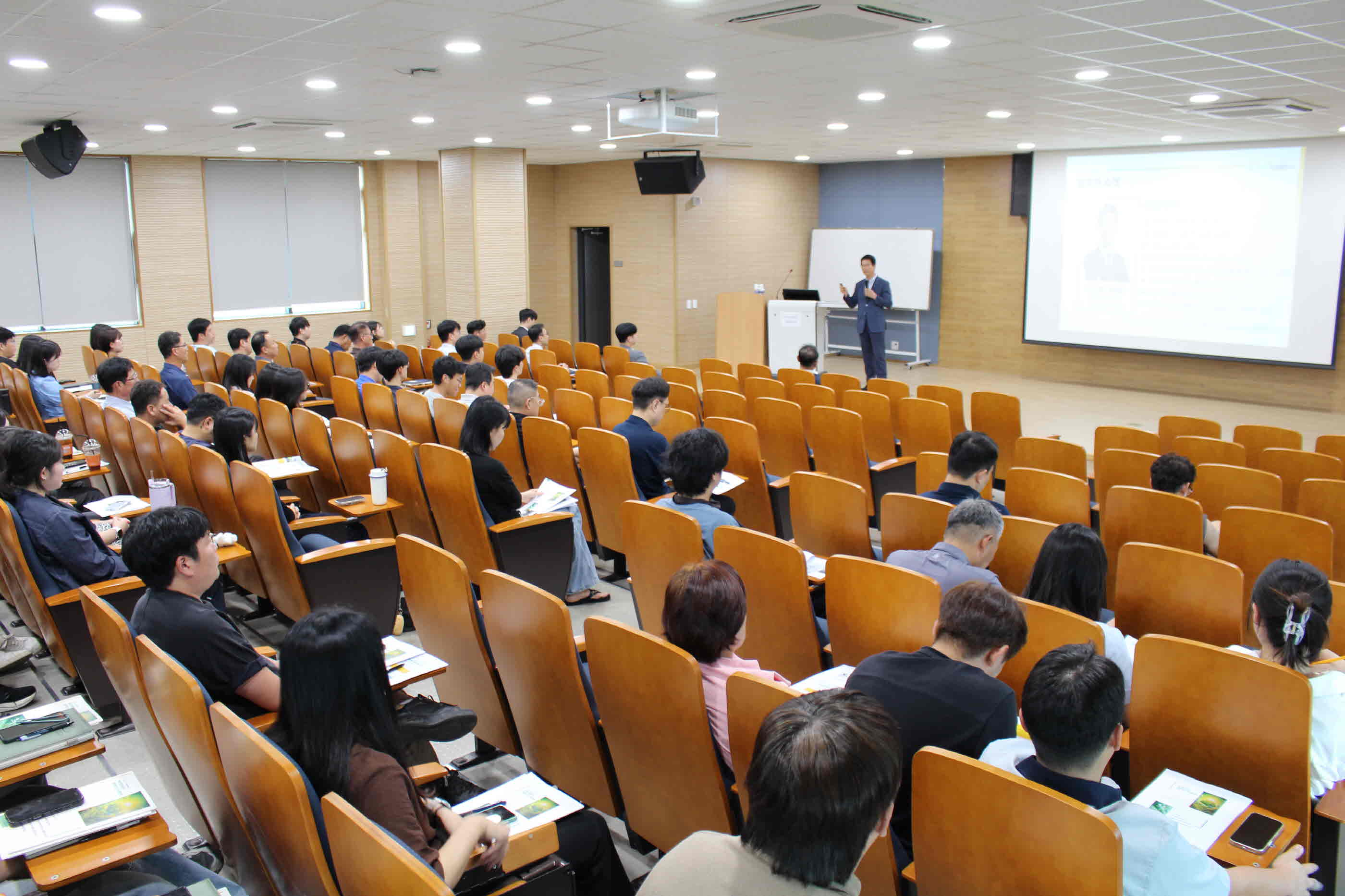 밀양시시설관리공단, 환경분야 명사 초청 특강 성료