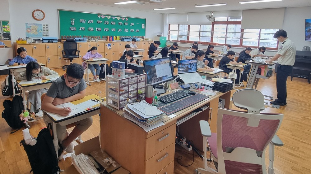 광주소방, ‘불조심 어린이마당’ 예선평가 개최
- 초등학교 9개교 19개학급 417명 참가…1위 학급 전국대회 출전