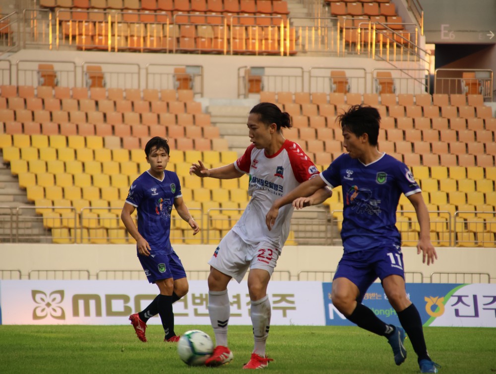 거제시민축구단, 진주 원정경기에서 3-1 승리