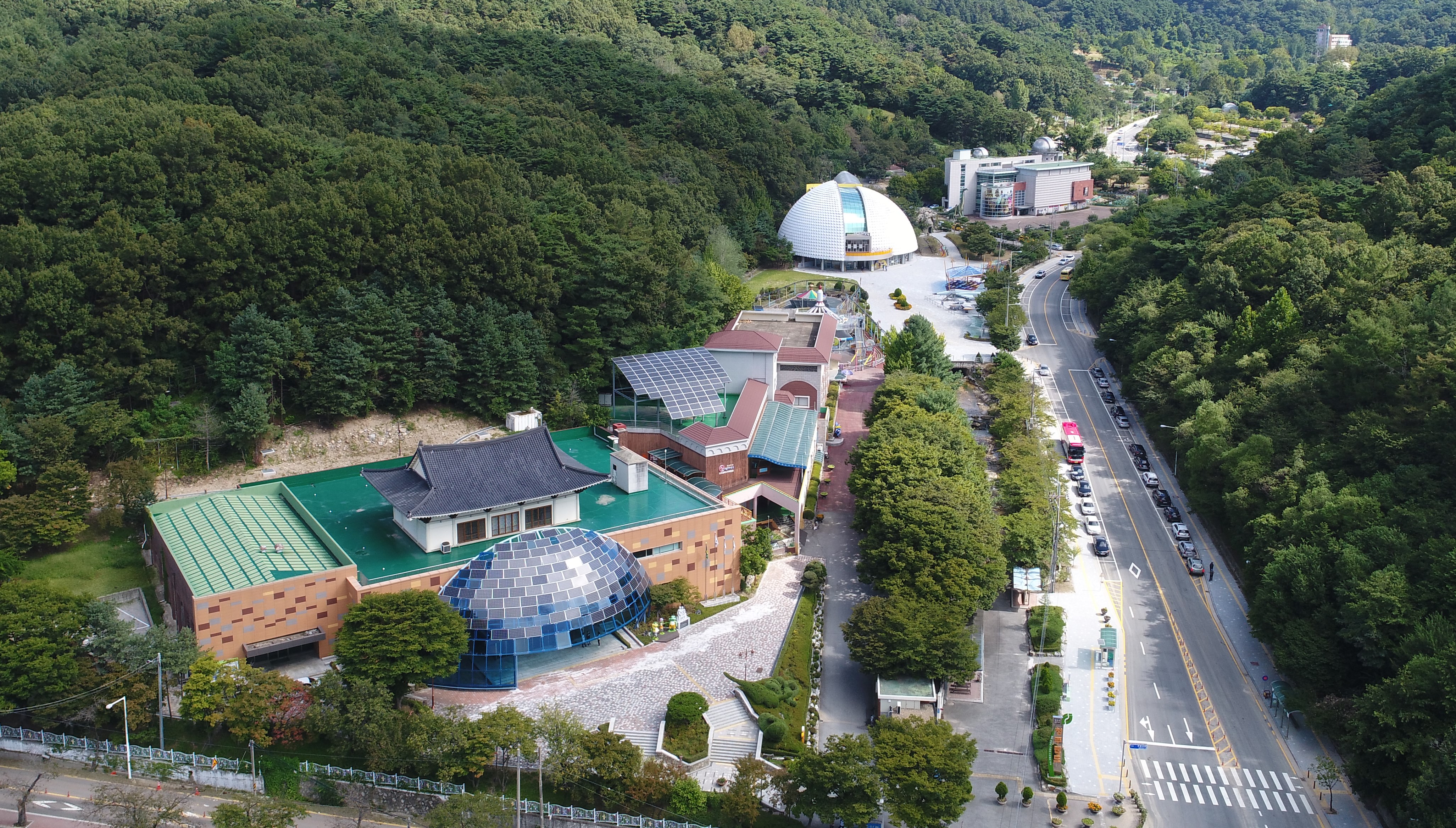 “아이에겐 놀이터, 시민에겐 문화공간” 청주랜드가 달라진다