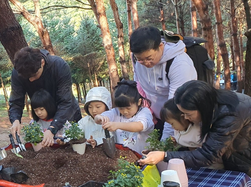 몸도 마음도 건강하게 숲정원에서 놀자! 중랑구, 제12회 유아숲 가족축제 참가자 모집