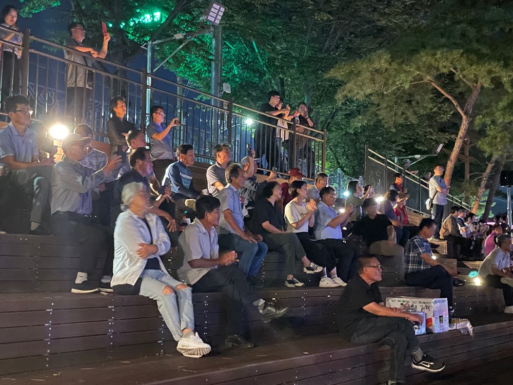 괴산군 청천면 주민 70여 명 ‘자연울림 음악분수’ 관람
