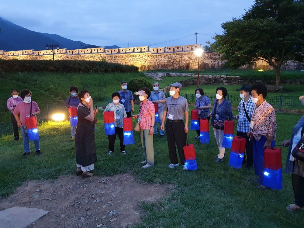 이번 가을엔 청도읍성으로 달빛 산책 - 승마부터 업사이클링 공예까지 이색 체험 풍성