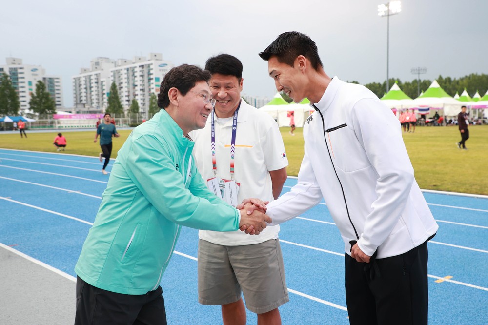 이상일 용인특례시장, 우상혁 선수 세계육상선수권 은메달 획득 축하 전화