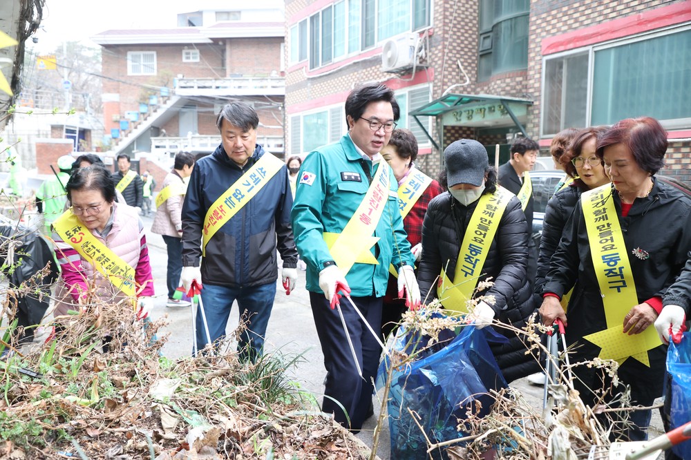 “무단투기, 이제 그만!” 동작구, ‘쓰레기 배출 해결사’가 뜬다