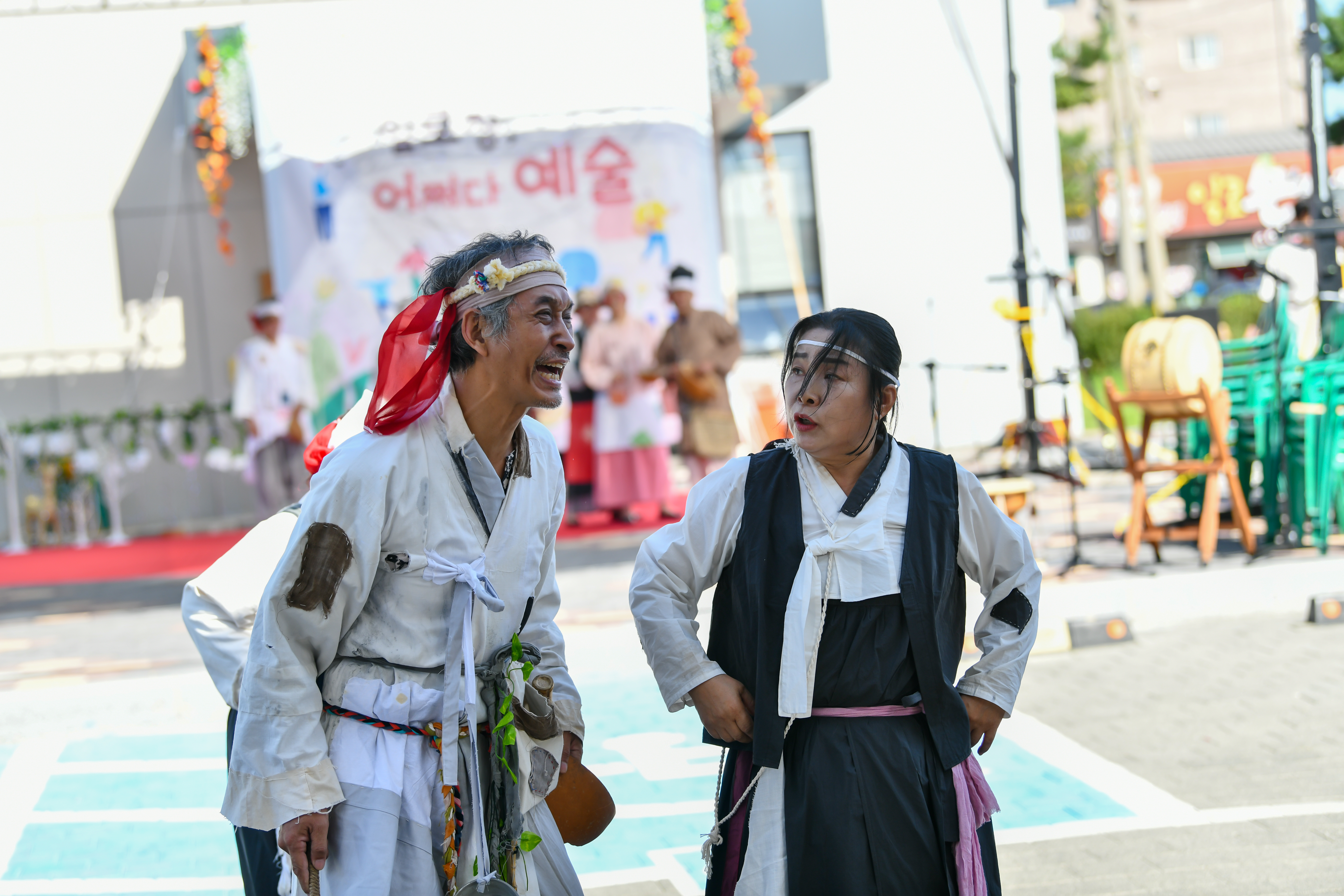 무안군, 전통시장 속 온마을 예술장터 ‘일로장, 어쩌다 예술’ 성료