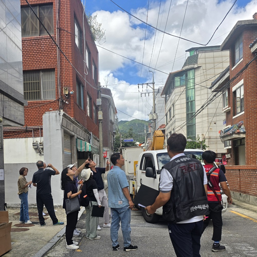 도봉구, 방학동 도깨비시장 서측 주택가 공중선 정비 상태 점검