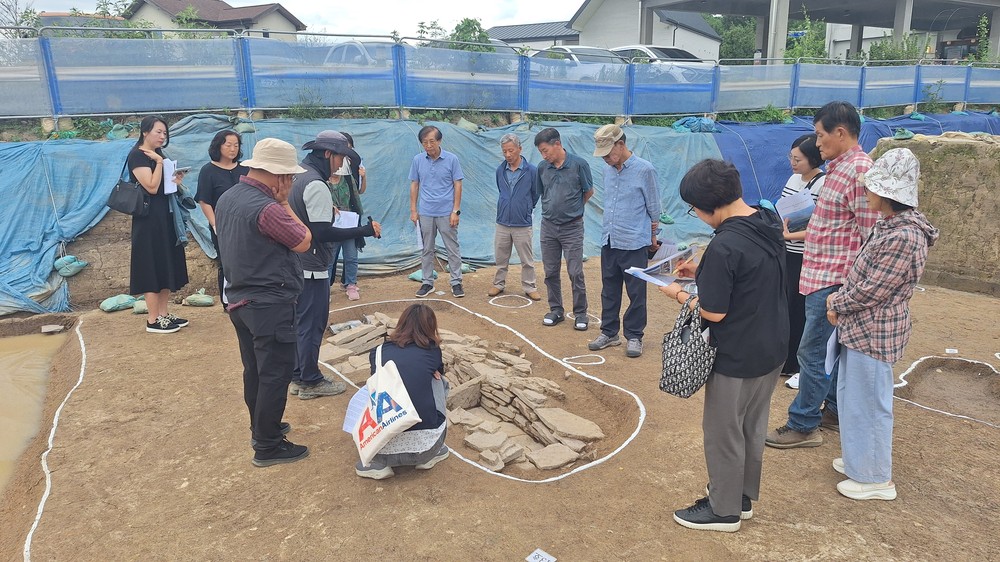 세계유산 함안 말이산고분군에서 지역주민과 함께하는 발굴조사 현장공개회 열려