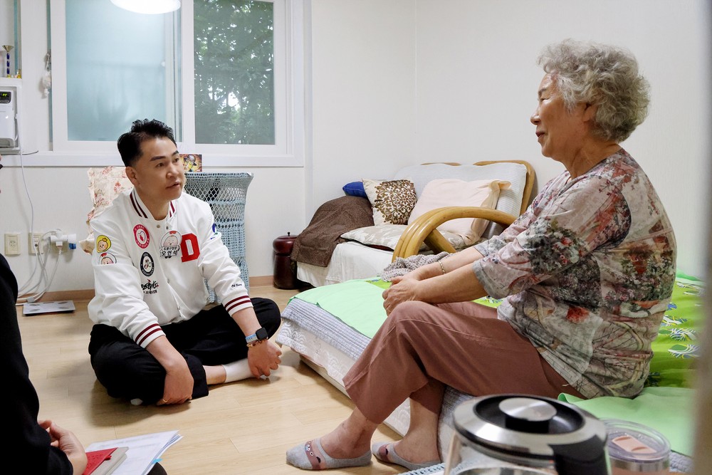 오언석 도봉구청장, 추석 연휴 맞아 취약계층 2가구 방문