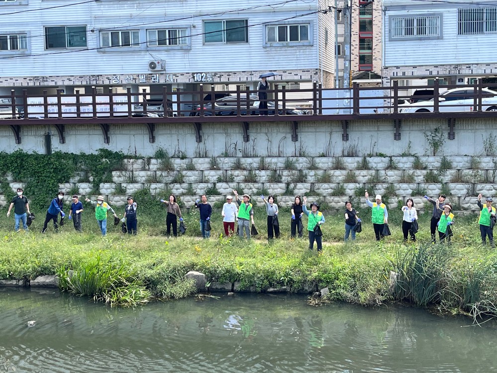 대구동구지역자활센터, 공무원연금공단 대구지부와 함께‘우리하천(방촌천) 환경정화’캠페인 실시