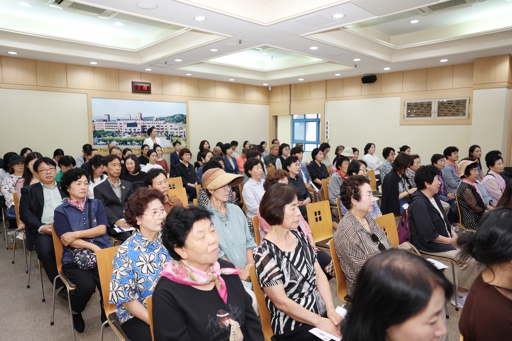 청도군, 정신건강의 날 기념 ‘ 청년고민상담소 ’열어