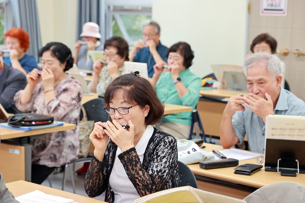 “진짜 내 삶이 시작됐다”… 괴산서 누리는 황금 노후