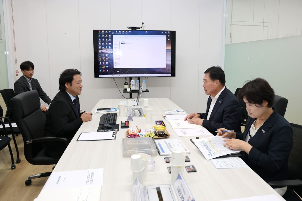 무안군, 화합물반도체센터 지역기반 국내 유일 거점지역으로 반도체시장 선점 기반 마련