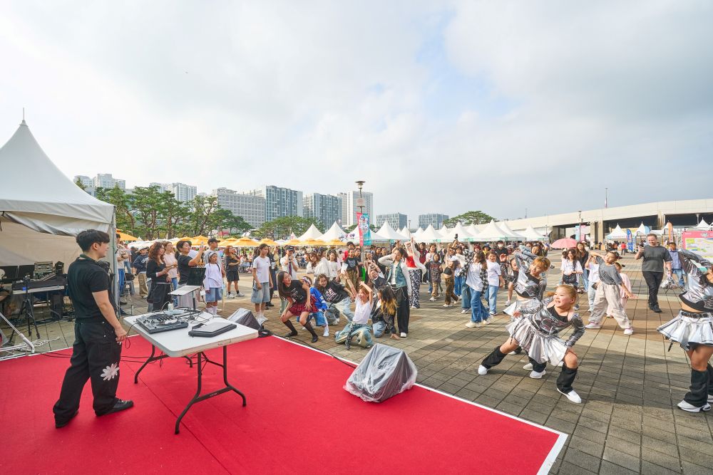 천안시, 천안흥타령춤축제서 ‘움직이는 관광안내소’ 운영