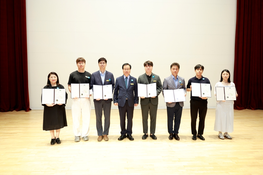 완주군, 적극행정 우수공무원·부서 표창