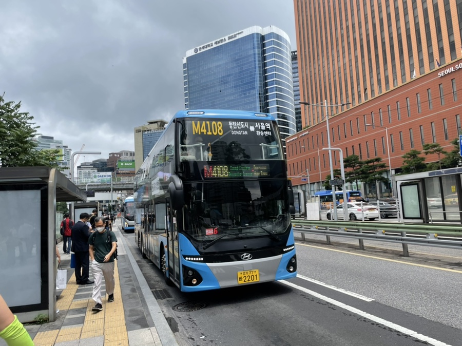 광역버스 입석 금지로 출근길 혼잡…화성특례시, 전세버스 추가 투입