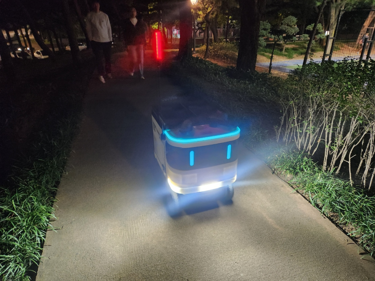 AI 로봇이 공원을 지킨다… 강서구, 자율주행 로봇 첫선