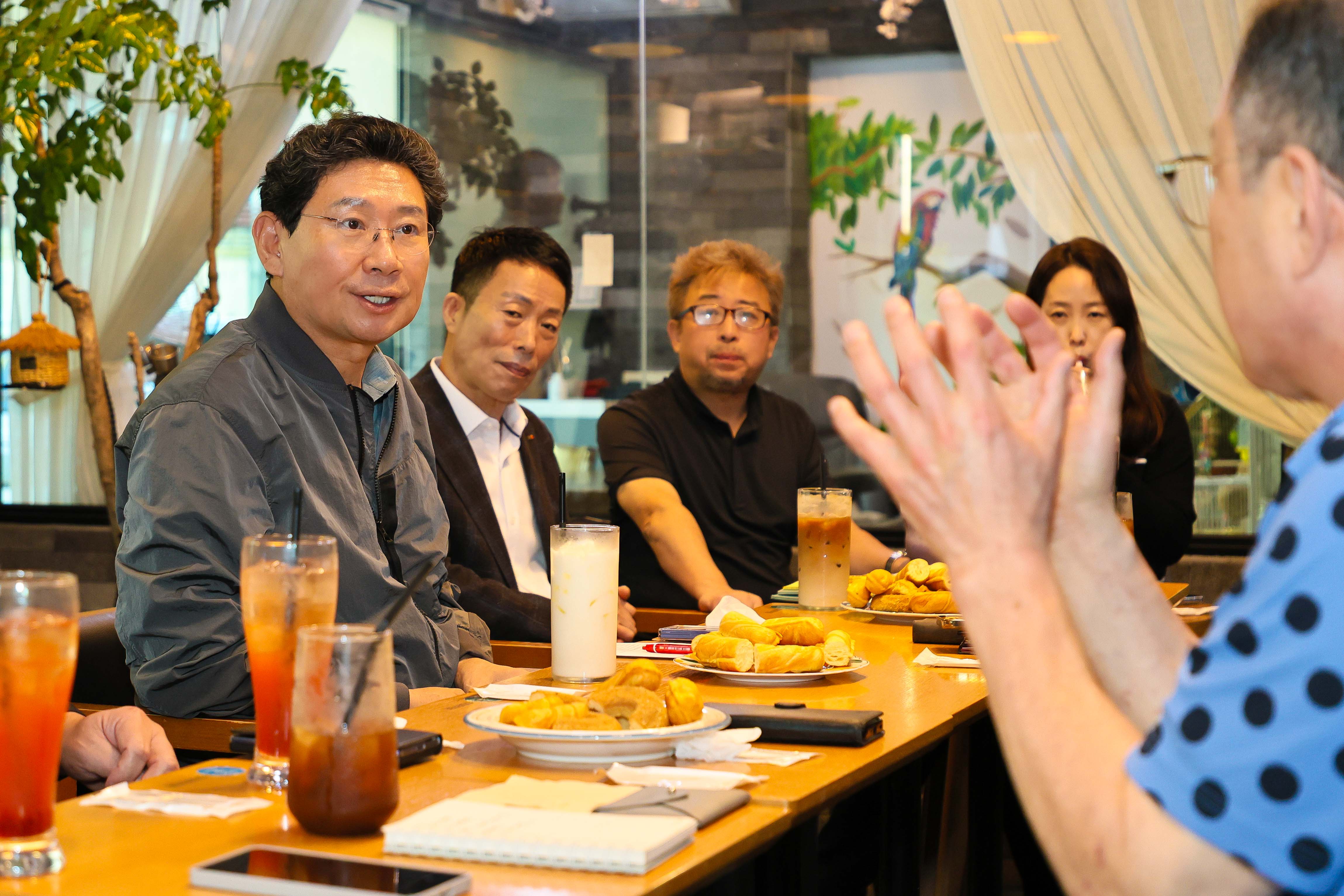 이상일 용인특례시장, 기흥구 상권 활성화 위해 ‘찾아가는 차담회’ 열고 상인들과 소통