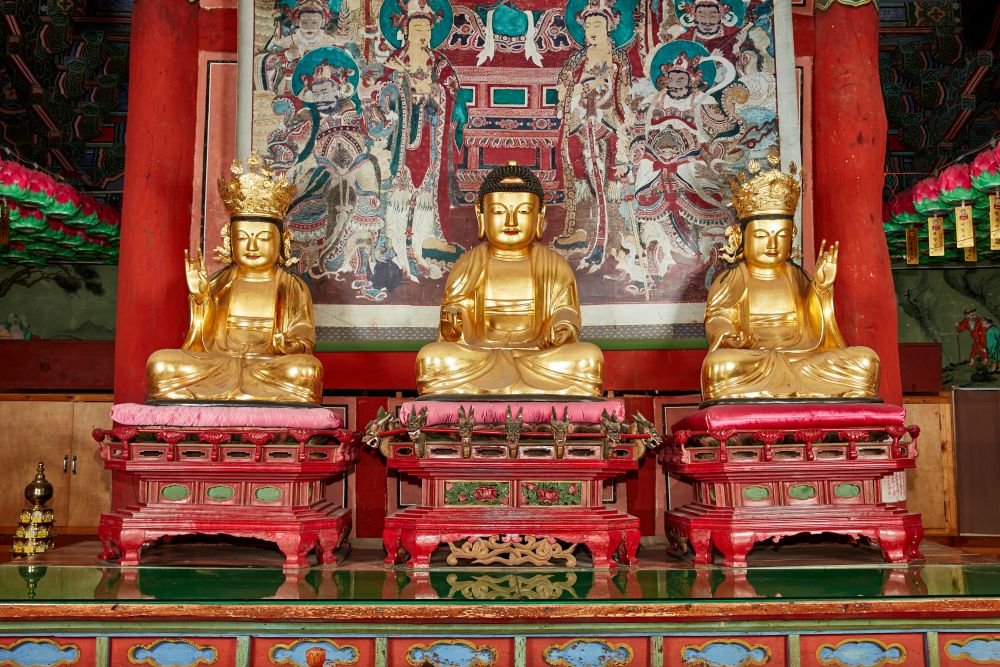 상주 용흥사 목조아미타여래삼존좌상 (尙州 龍興寺 木造阿彌陀如來三尊坐像) 경상북도 유형문화유산 지정