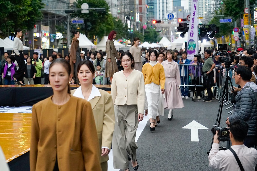 ‘2025 Made In 동대문구 패션쇼’ 성료