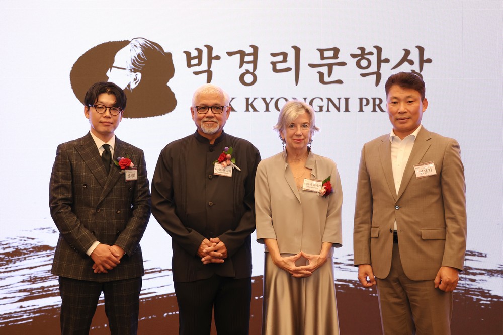 제14회 박경리문학상 수상자로 ‘아미타브 고시’ 선정