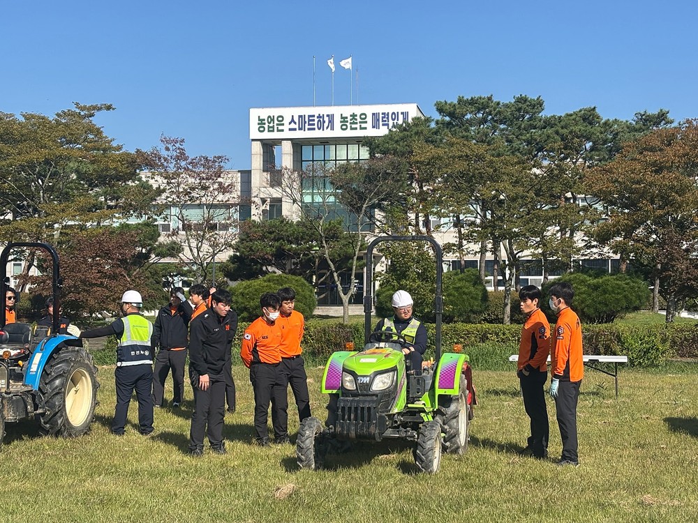 영암군, 소방대원 농기계 안전사고 대응력 높여
