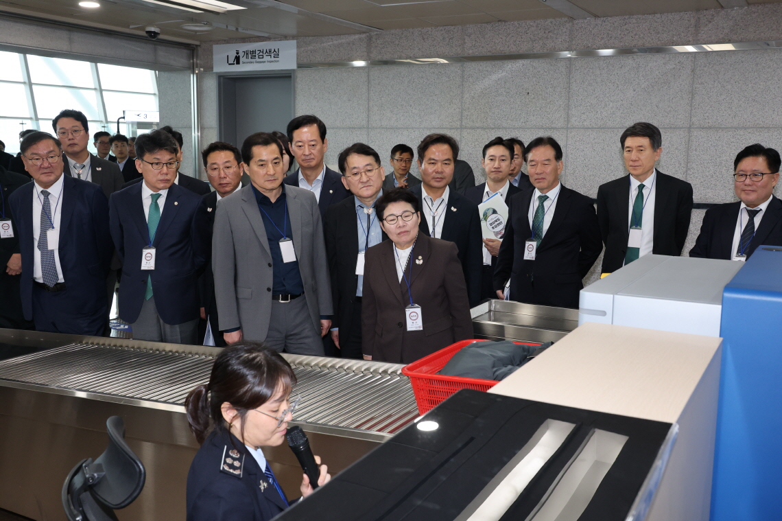 포항경주공항, APEC 대비 기재위 현장 점검…글로벌 비즈니스 관문 품격 갖춘다