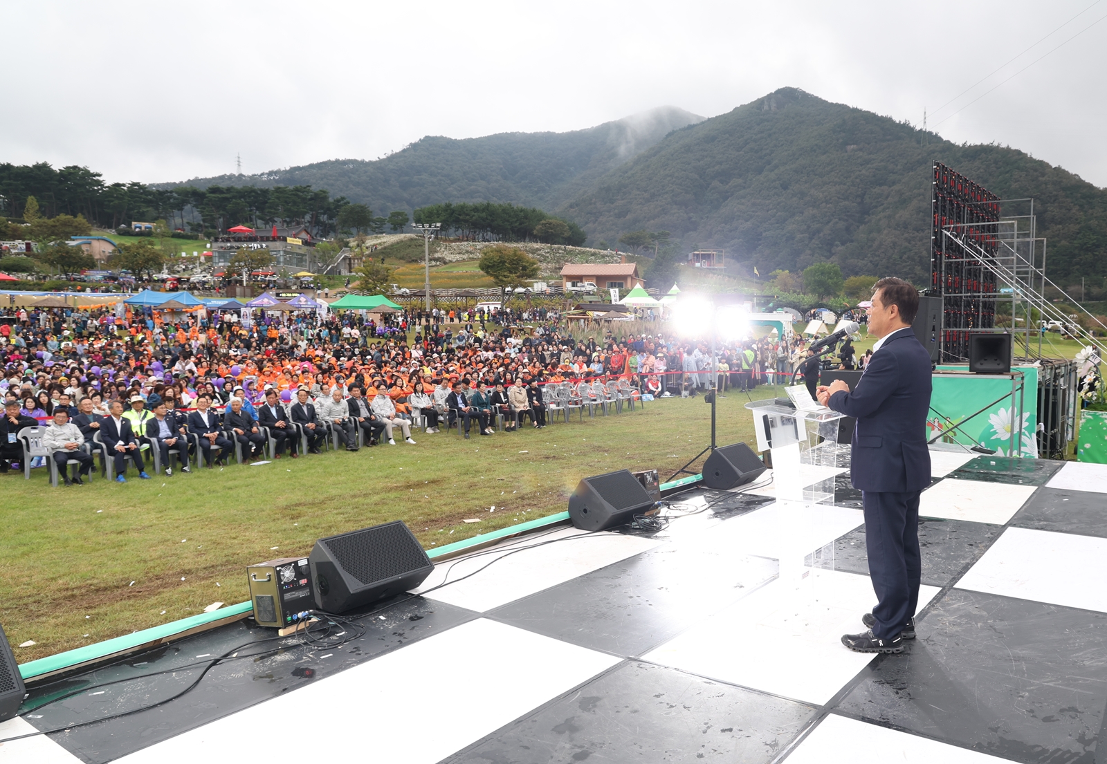 “역시 대한민국 구절초 성지”… 정읍 구절초 꽃축제, 25만 명 발길 사로잡다