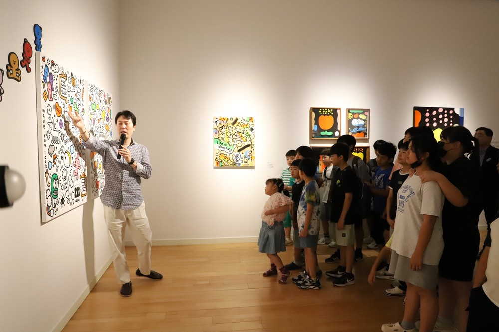 영암군립하정웅미술관에 수요일 밤 전시 관람 오세요