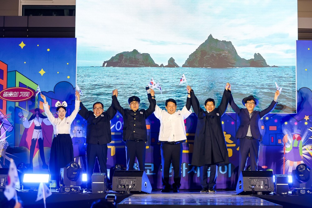코스프레·버스킹·독도의 날 퍼포먼스까지… 상인·주민이 함께 만든 열정의 무대