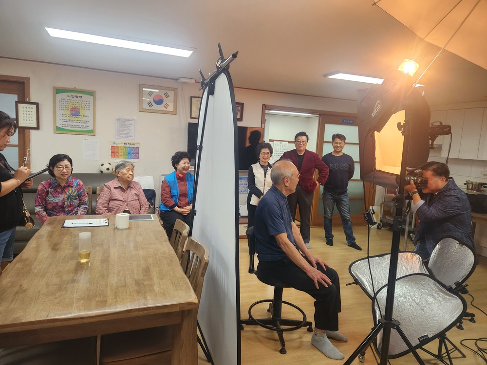 하남시 덕풍2동 주민자치회, 주민자치 활성화 사업 ‘장수사진 촬영 행사’ 성황리 마쳐
