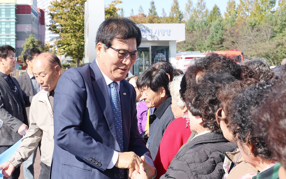 함평군 제44기 노인대학, 국향대전 가을 문화 체험 성료